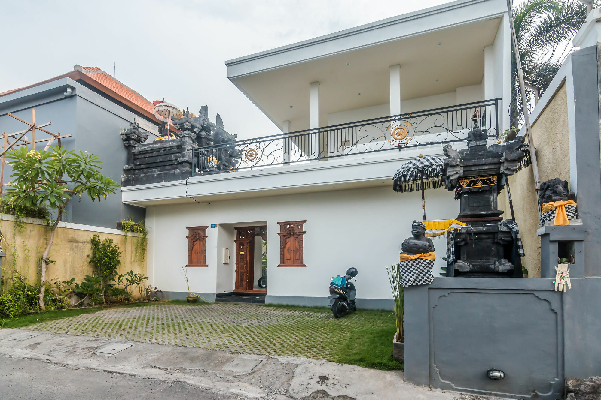 Zen Rooms Denpasar Mertasari Exterior photo
