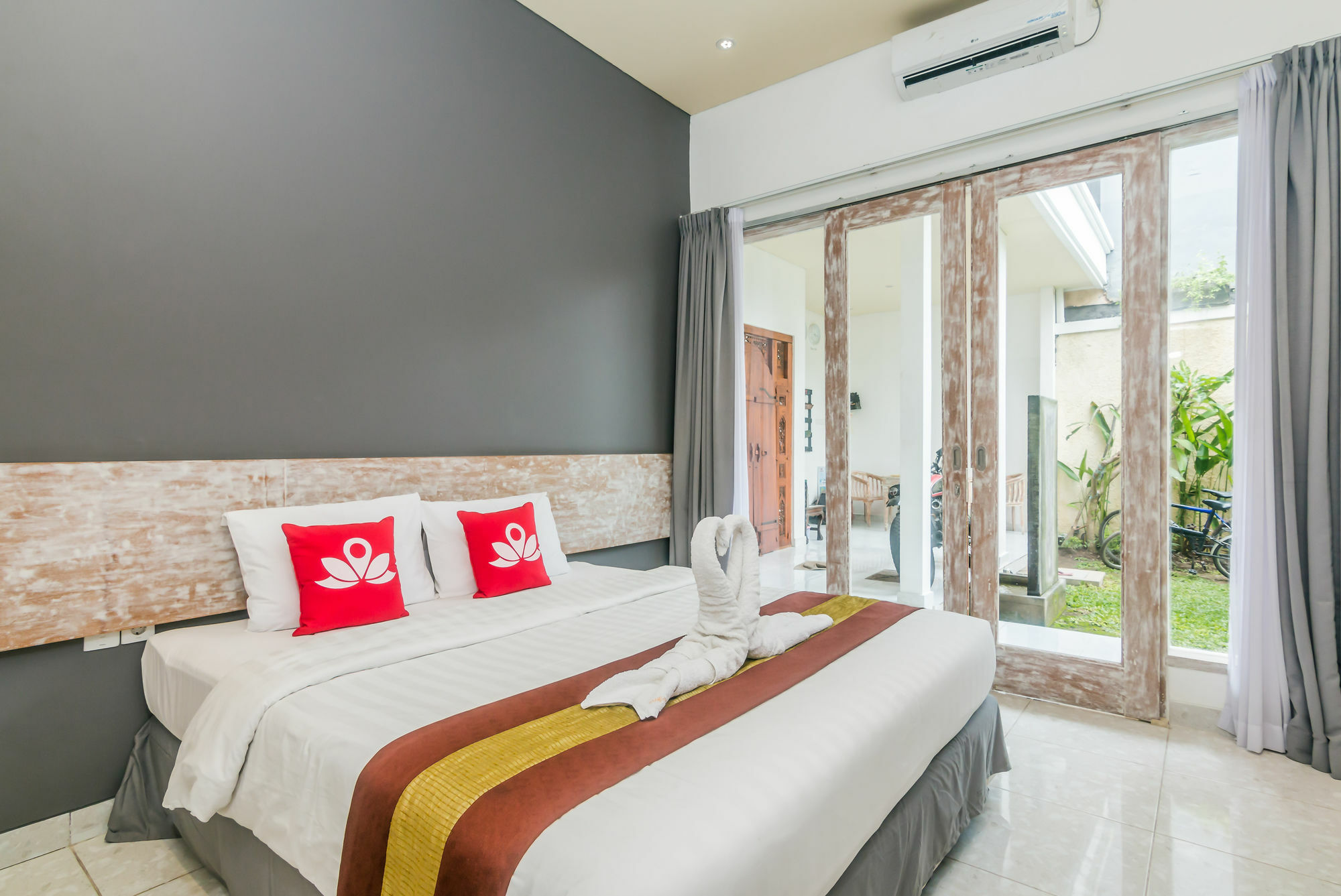 Zen Rooms Denpasar Mertasari Exterior photo